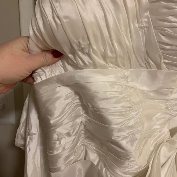 NWOT wedding dress - Picture 5 of 6